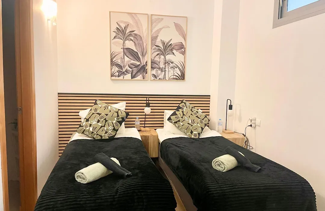Lovely Accommodation In The Best Location 10-12 Beds!-1